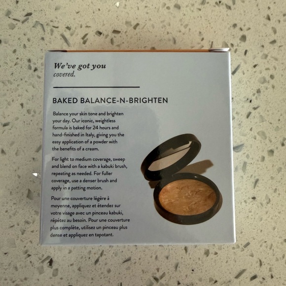 Laura Geller Baked Balance-N-Brighten Compact - Picture 2 of 4